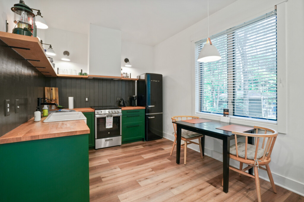 1b2e11c4a6bb179c56606bb8729d17ac5c7378cf23a631f6692aebc12058663f 8eab90f633 v0 w1280xh0 rDEF.jpg