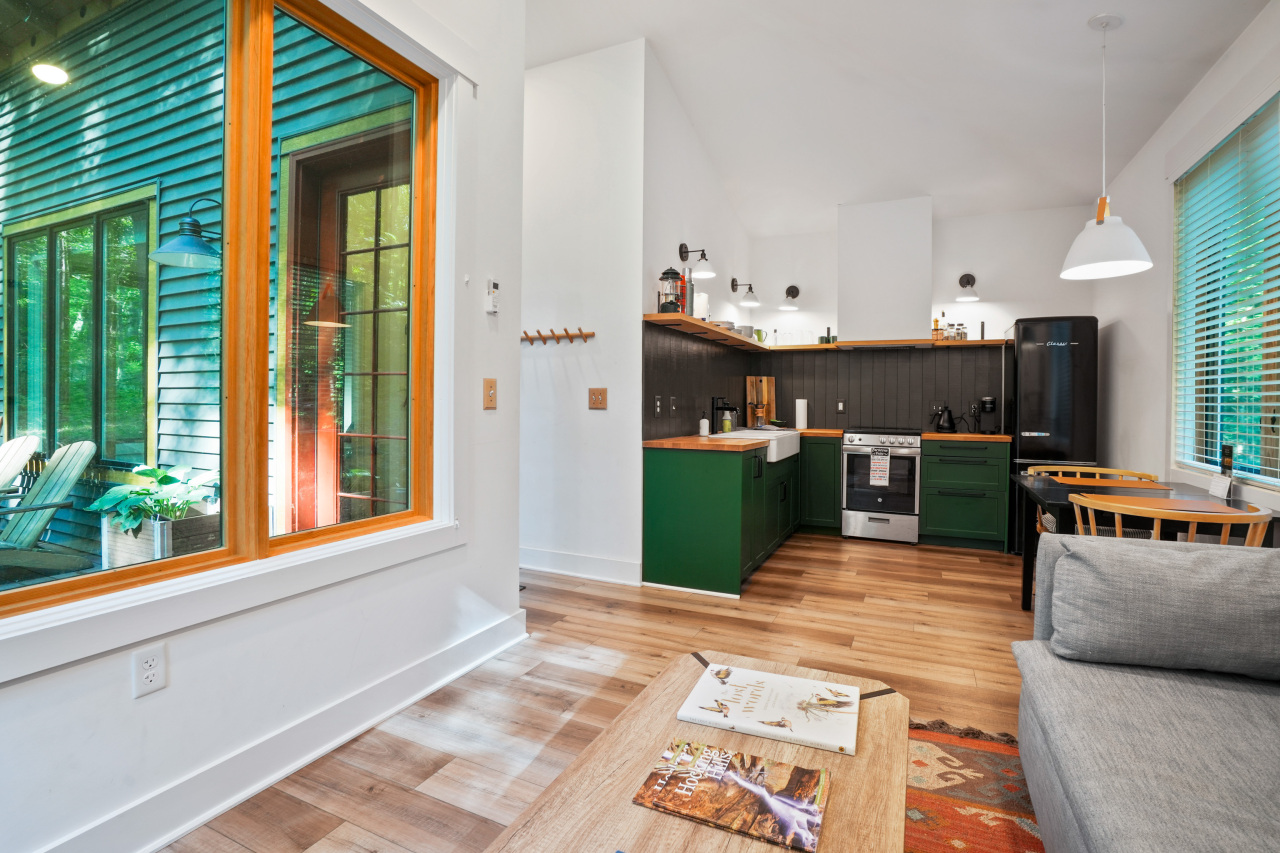 5158748d10d7f1058c4d596ca3cf09f136b03266cff4d8a693dd01dfd2808536 8eab90f633 v0 w1280xh0 rDEF.jpg