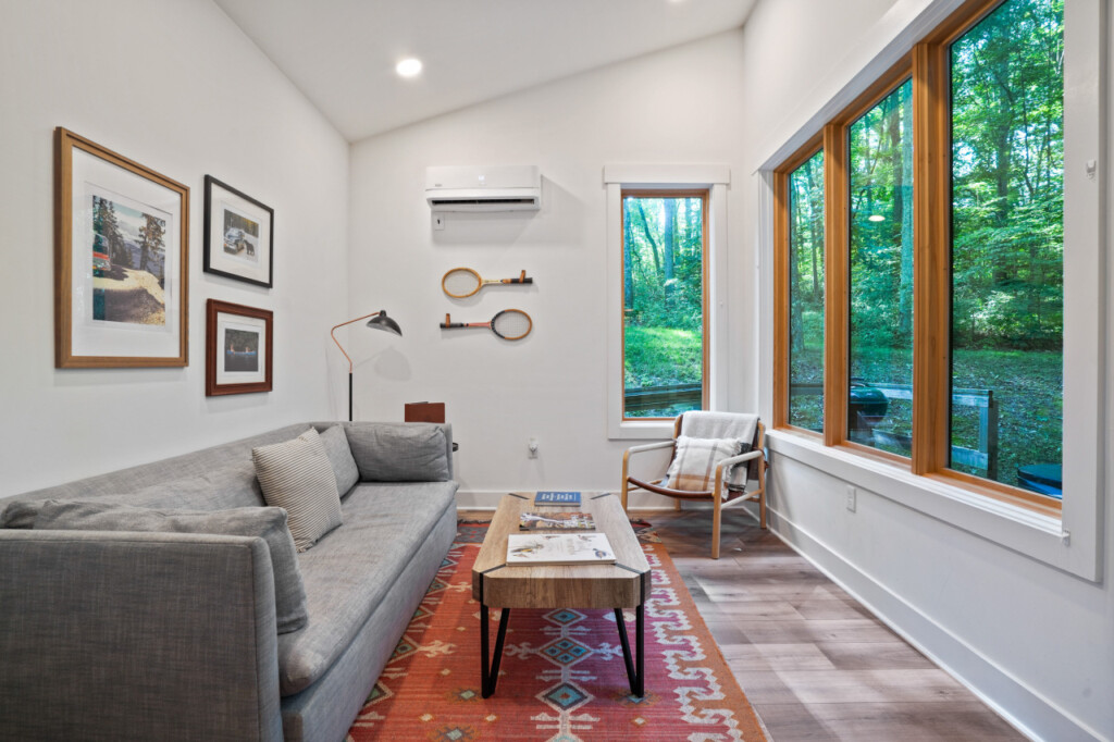 65acd8e534a443974c977d3189758e0f39ba59e92e0990979c474f72ab611bbb 8eab90f633 v0 w1280xh0 rDEF.jpg