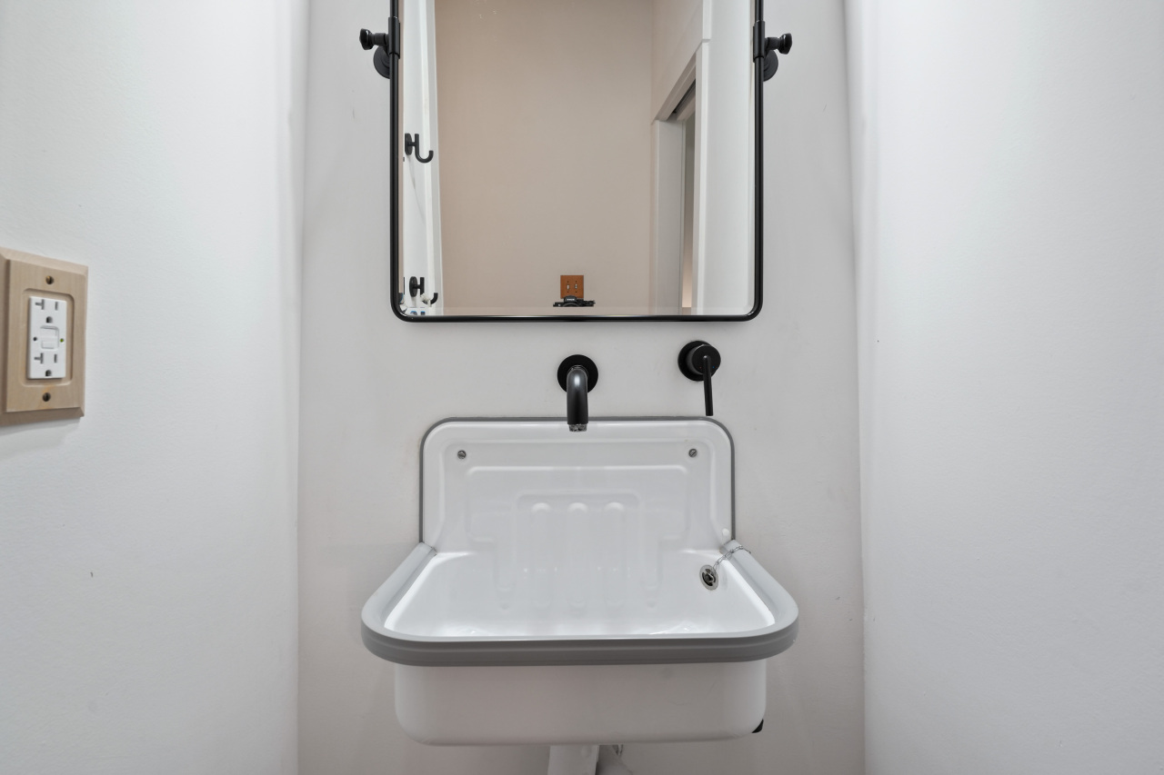 8d4f482f73d5a86f085d951ba07fe028f79b035e04761c9af5f088d01bbe926a 8eab90f633 v0 w1280xh0 rDEF.jpg