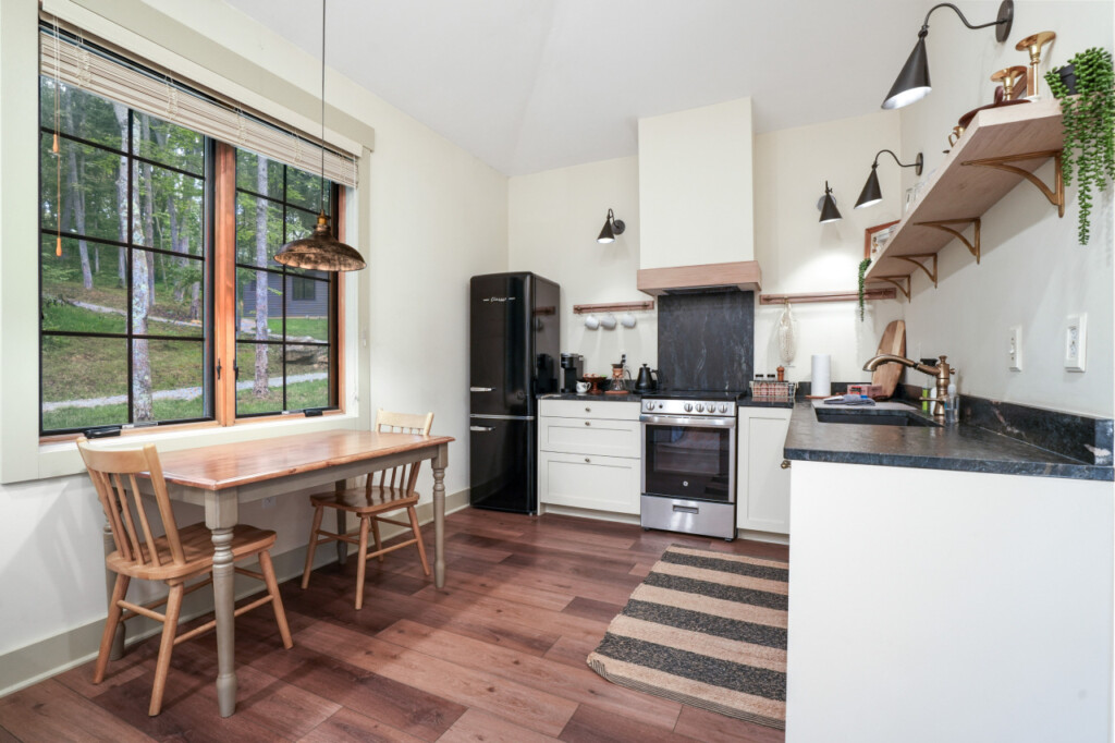 da2d2a4478bc9cdddf855f28fa27c9820c6fcb7bafd45fcc297deaebb5221439 a973afd501 v0 w1280xh0 rDEF.jpg