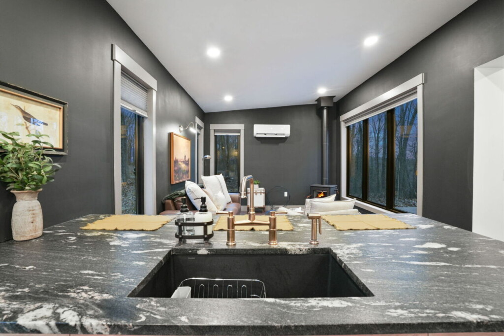 ecc92d77a6245ab1fdc52793da991a45791f30a15350f1290b70f626841d13cf c64e04bb98 v0 w1280xh0 rDEF.jpg