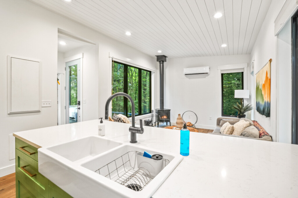 5101eb41c3acfe7095f1eec6f4caf80531720b82a0f1a0fc296d8c7e1f943aaf 640ab3281a v0 w1280xh0 rDEF.jpg