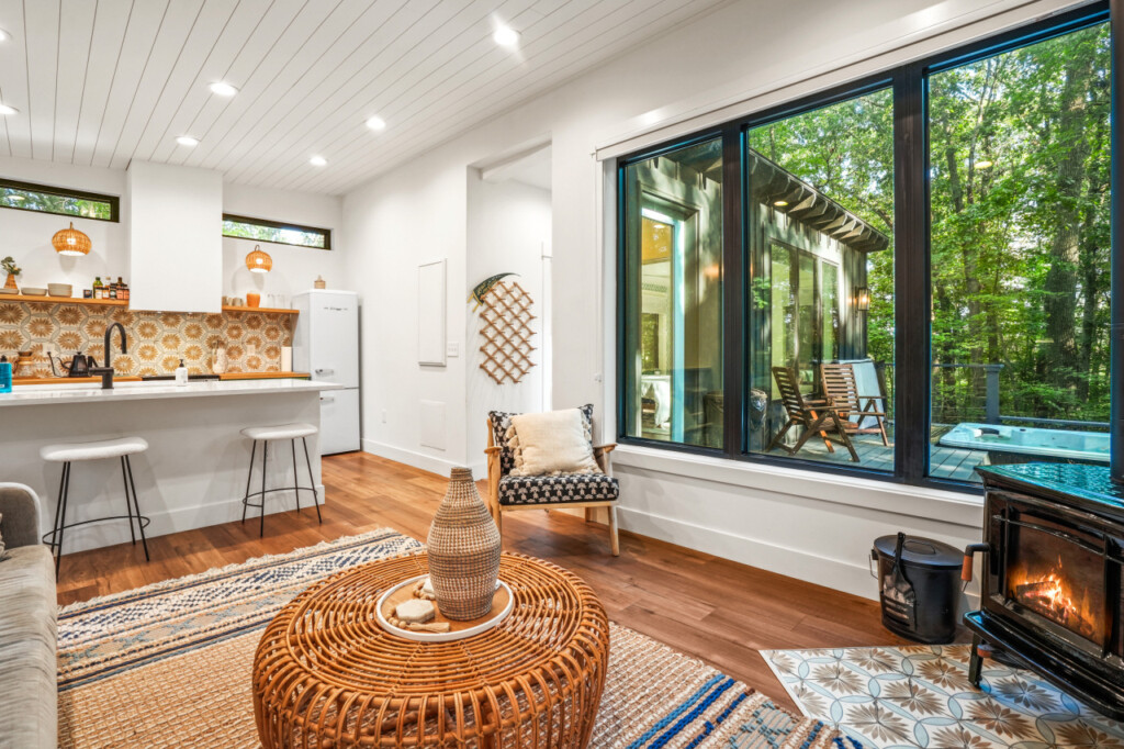 80c32ea7ad25e60a22db942d060e5890b93768bea2e65493caba229137a890f9 640ab3281a v0 w1280xh0 rDEF.jpg